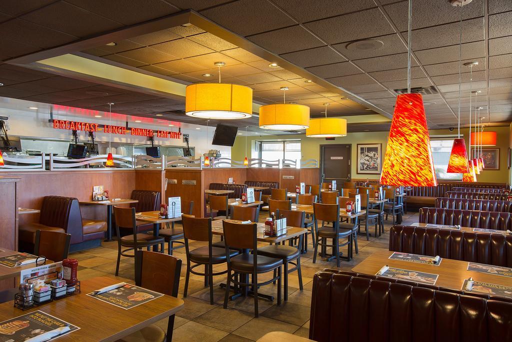 Travelodge Hotel At Lax Лос Анджелис Екстериор снимка