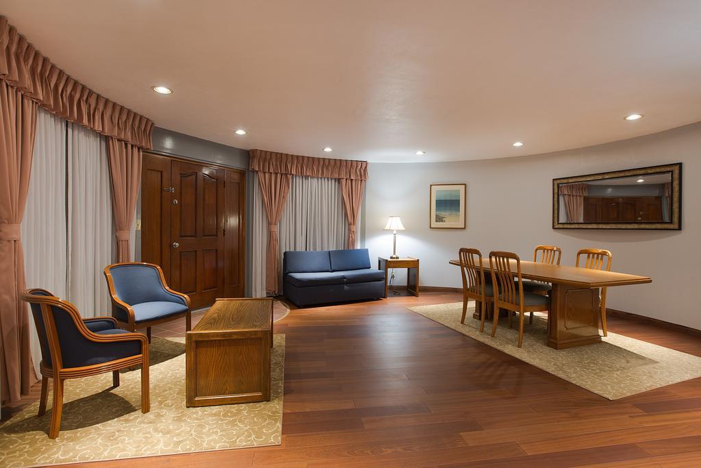 Travelodge Hotel At Lax Лос Анджелис Екстериор снимка