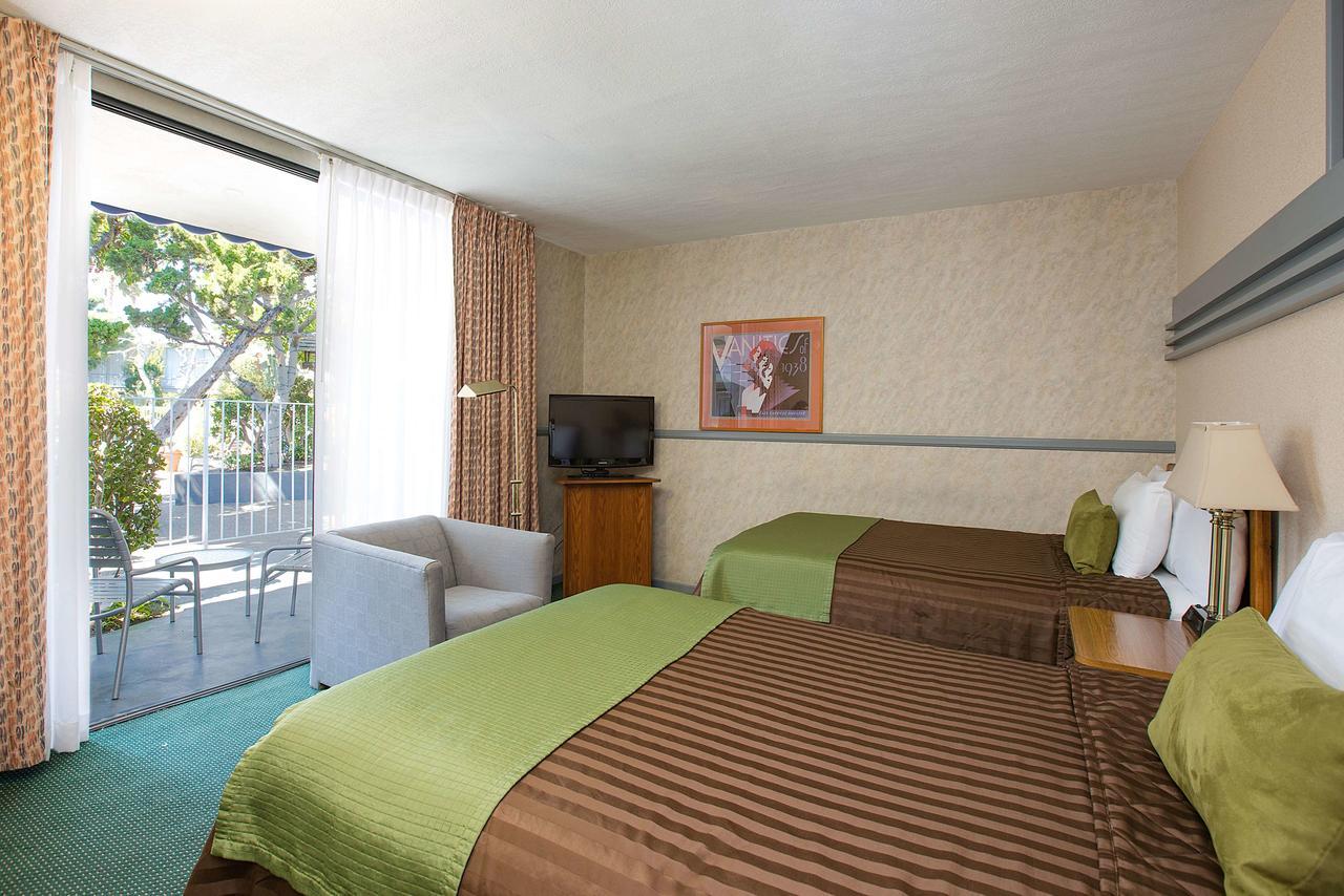 Travelodge Hotel At Lax Лос Анджелис Екстериор снимка