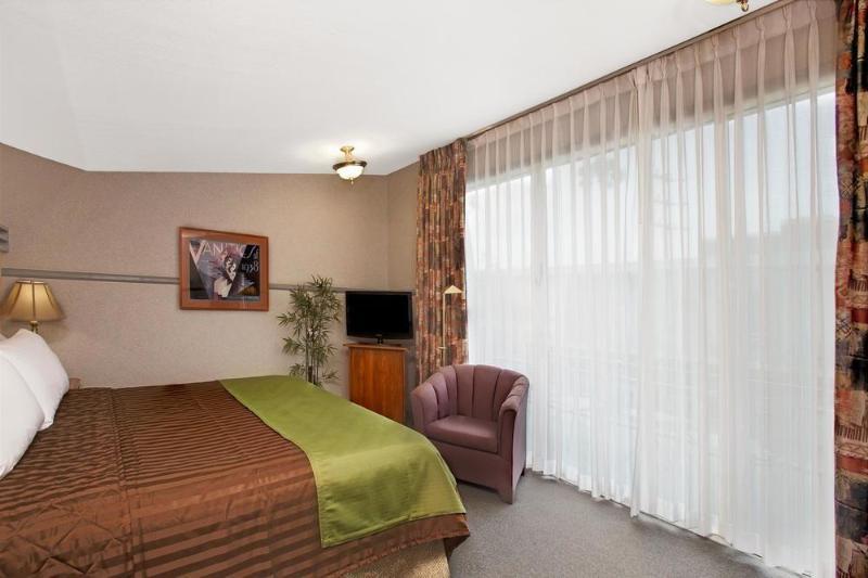 Travelodge Hotel At Lax Лос Анджелис Екстериор снимка