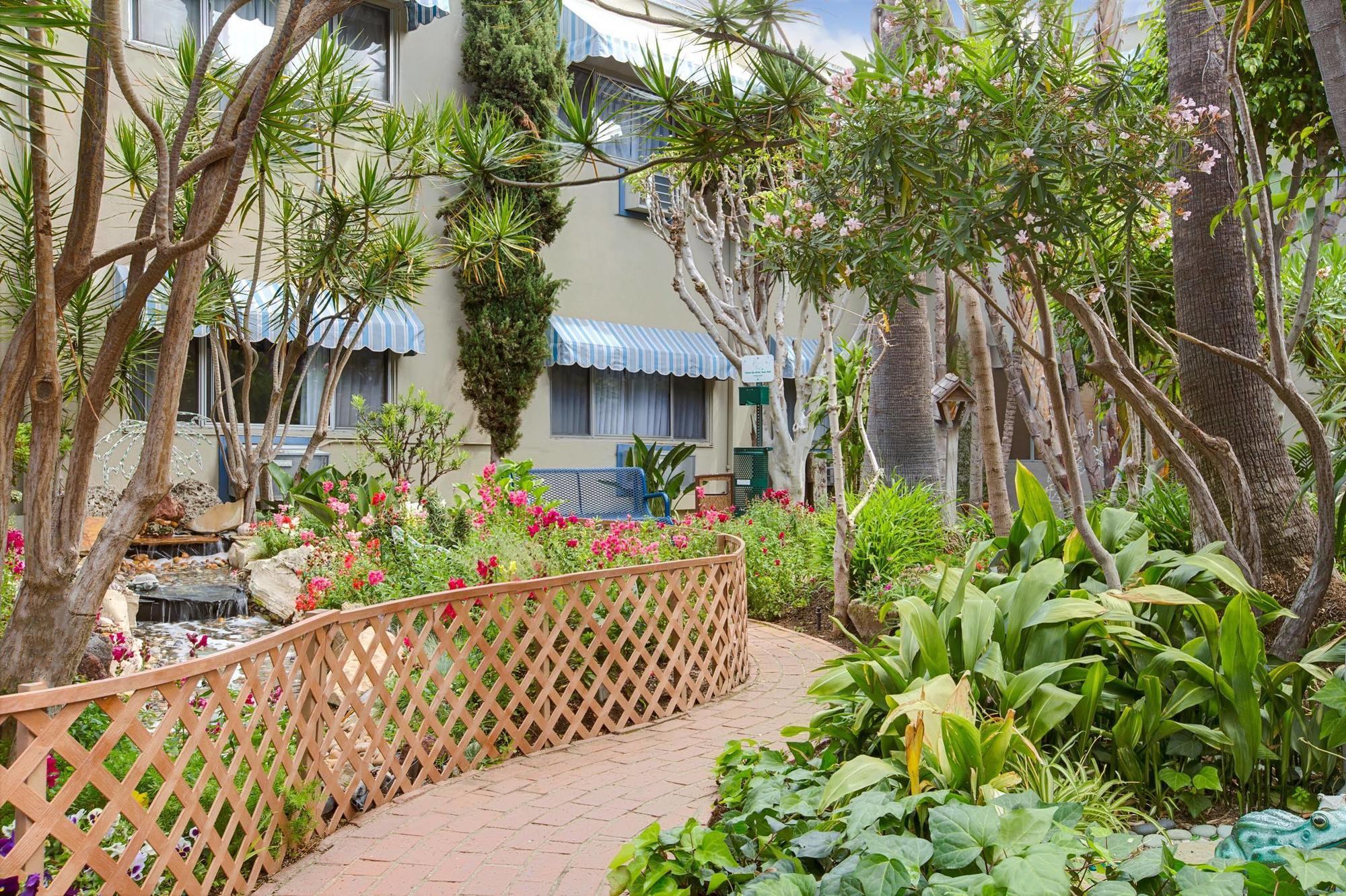 Travelodge Hotel At Lax Лос Анджелис Екстериор снимка