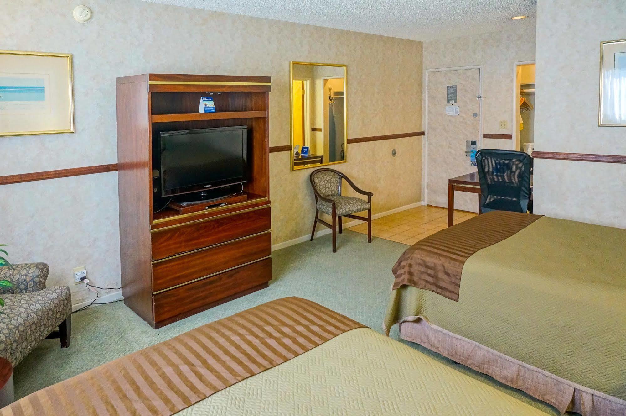 Travelodge Hotel At Lax Лос Анджелис Екстериор снимка