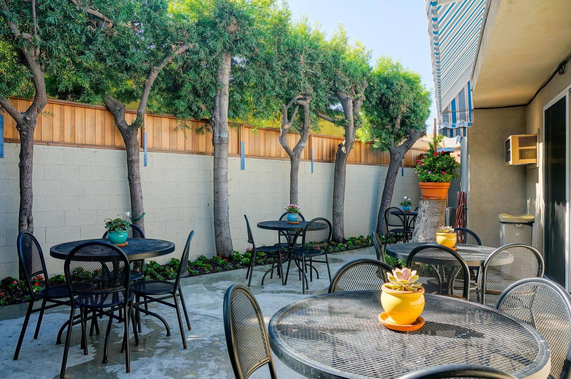 Travelodge Hotel At Lax Лос Анджелис Екстериор снимка